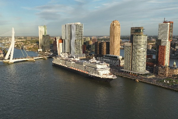 Rotterdam Departs On Historic Voyage 2 600x400 