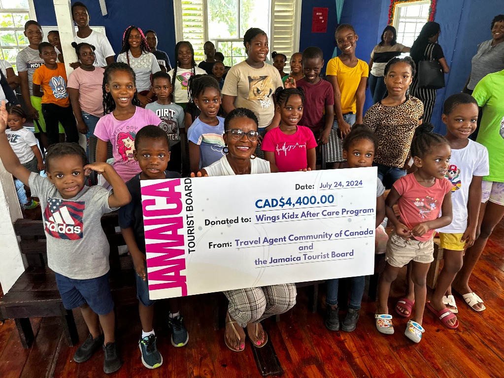 Agents lend a Helping Hand in Jamaica