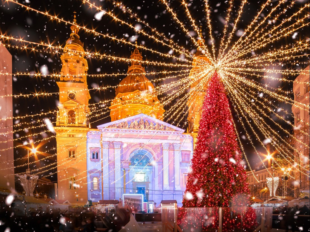 Explore the Danube’s Christmas Markets with Scenic, Jann Arden